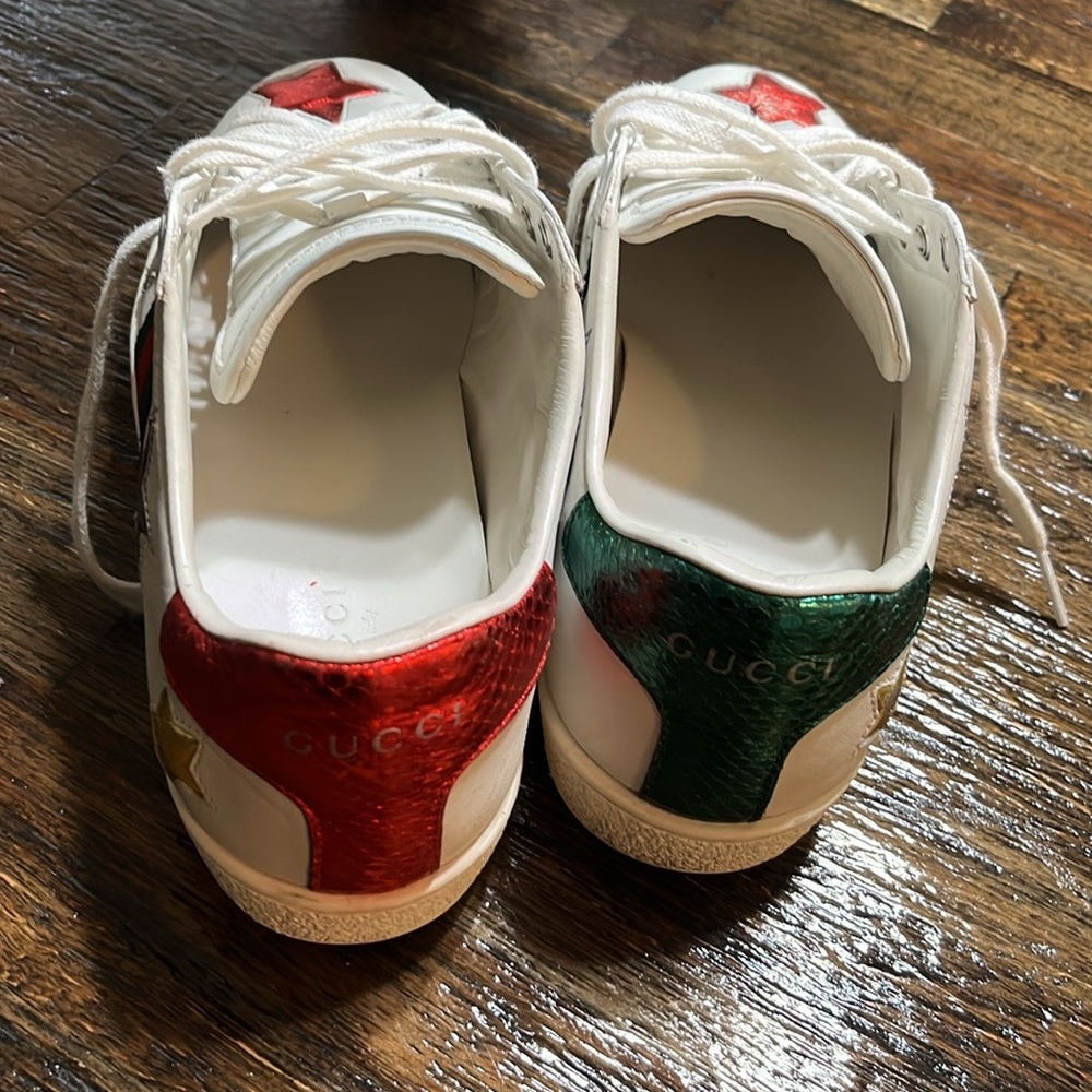 Sneakers leather